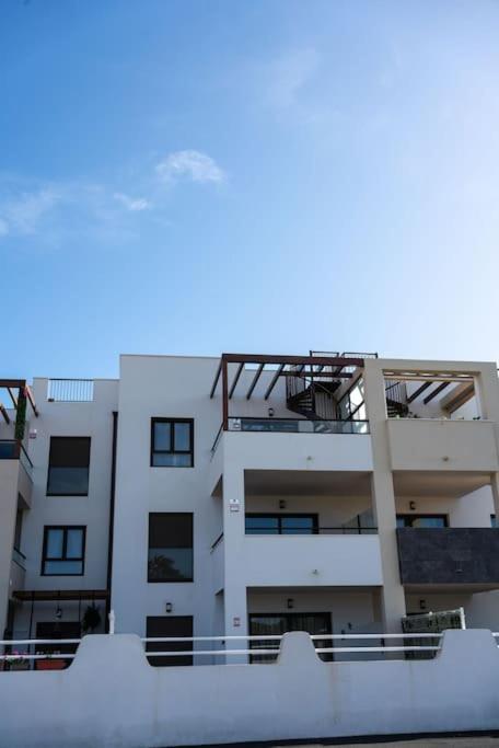 Sunny Luxury Apartment With Two Great Sunny - Level Terraces, Two Swimming Pools, In A New Complex Pueblo Majorero, Close To Fuerteventura Golf Club, Next To The Beach , Atlantico Shopping Mall And Casino In Caleta De Fuste Buitenkant foto