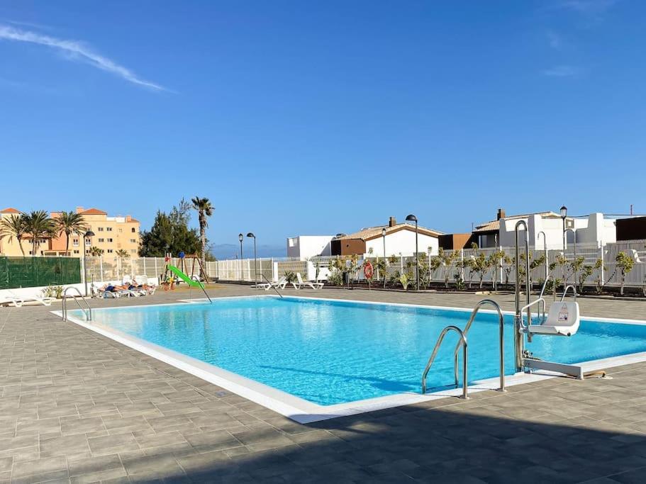Sunny Luxury Apartment With Two Great Sunny - Level Terraces, Two Swimming Pools, In A New Complex Pueblo Majorero, Close To Fuerteventura Golf Club, Next To The Beach , Atlantico Shopping Mall And Casino In Caleta De Fuste Buitenkant foto