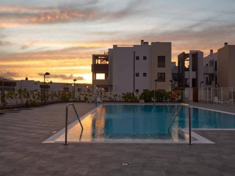 Sunny Luxury Apartment With Two Great Sunny - Level Terraces, Two Swimming Pools, In A New Complex Pueblo Majorero, Close To Fuerteventura Golf Club, Next To The Beach , Atlantico Shopping Mall And Casino In Caleta De Fuste Buitenkant foto