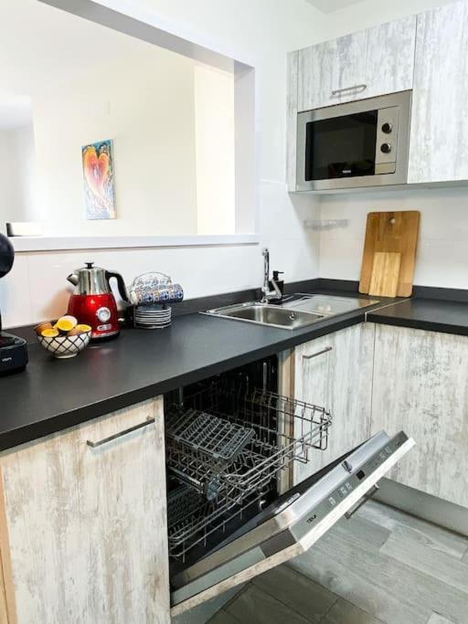 Sunny Luxury Apartment With Two Great Sunny - Level Terraces, Two Swimming Pools, In A New Complex Pueblo Majorero, Close To Fuerteventura Golf Club, Next To The Beach , Atlantico Shopping Mall And Casino In Caleta De Fuste Buitenkant foto