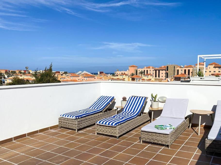 Sunny Luxury Apartment With Two Great Sunny - Level Terraces, Two Swimming Pools, In A New Complex Pueblo Majorero, Close To Fuerteventura Golf Club, Next To The Beach , Atlantico Shopping Mall And Casino In Caleta De Fuste Buitenkant foto