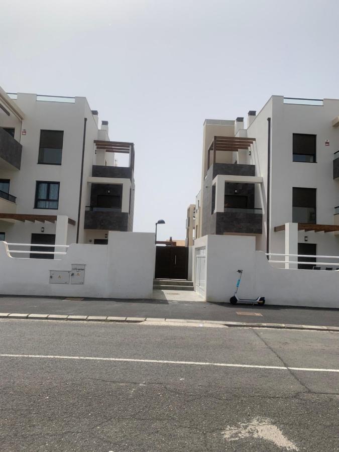 Sunny Luxury Apartment With Two Great Sunny - Level Terraces, Two Swimming Pools, In A New Complex Pueblo Majorero, Close To Fuerteventura Golf Club, Next To The Beach , Atlantico Shopping Mall And Casino In Caleta De Fuste Buitenkant foto